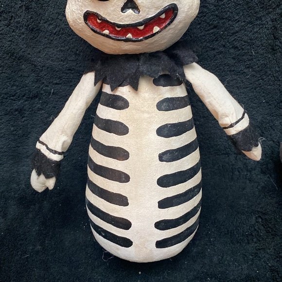 Halloween Skeleton and Vampire Decor - Picture 6 of 16